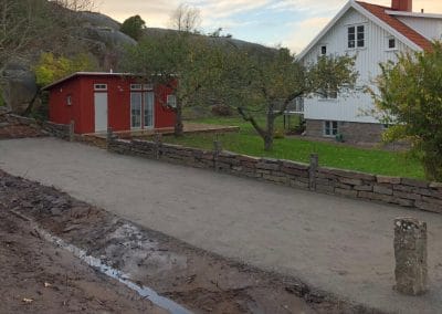 GE AB har gjort en uppfart och grävt ett dike